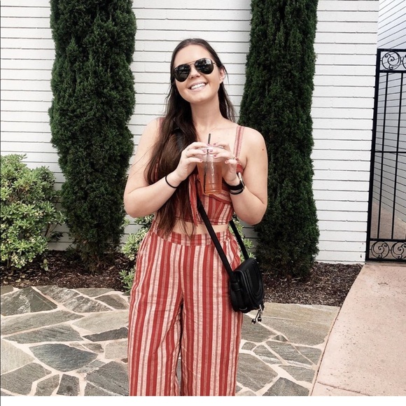 Arizona Jean Co. Crop Top with Bow Detail. - Picture 5 of 5